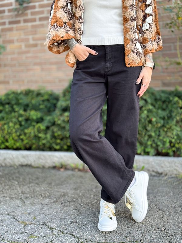 Brownie Loose Barrel Jeans