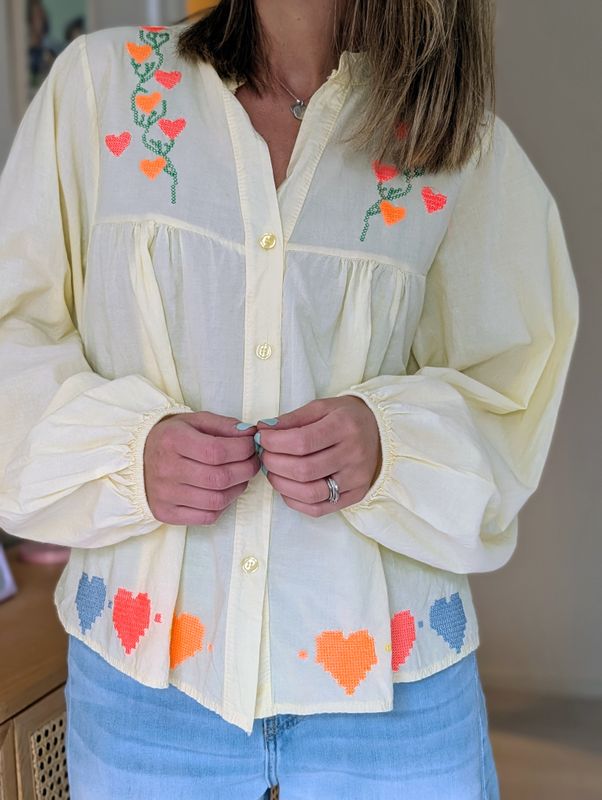 Embroidery Blouse Qnuz