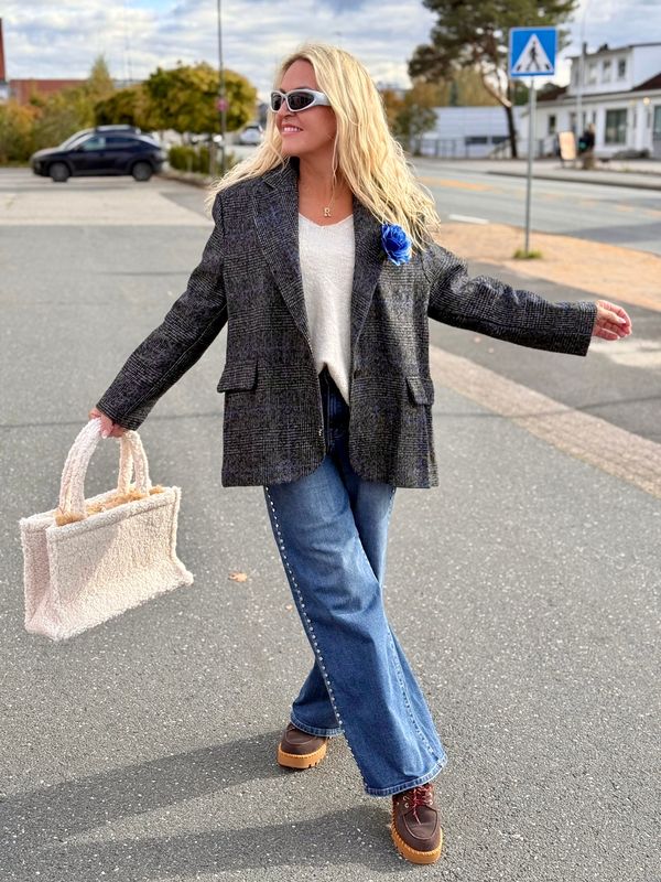 Jeans With Studs Qnuz