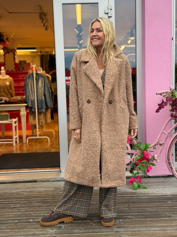 Autumn Coat Reunion
