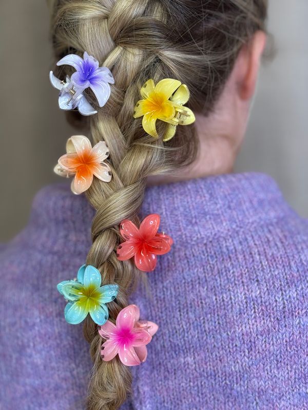 Small Flower Hairclip
