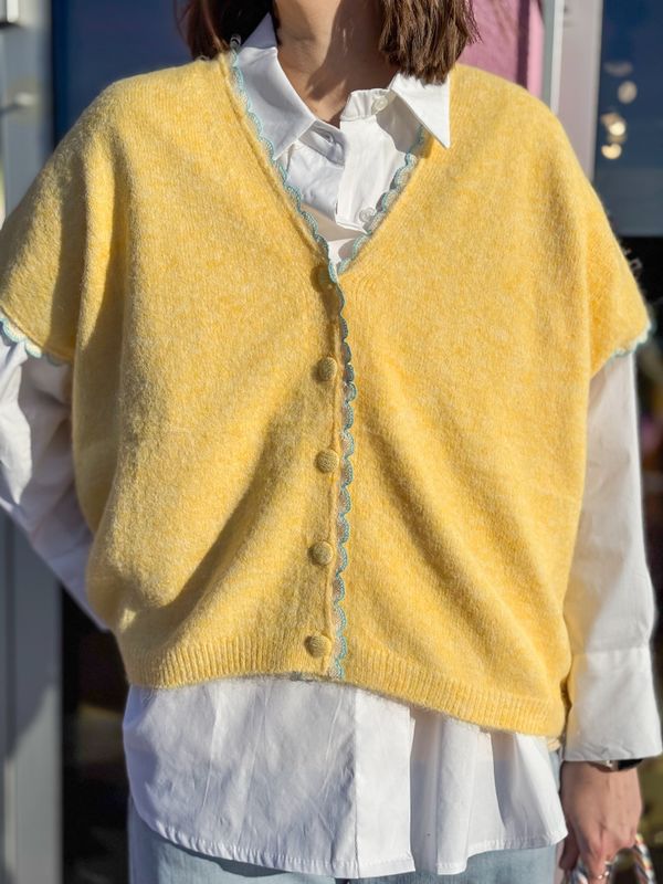 Butter Crochet Vest Qnuz