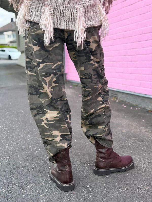 Camo Barrel Pant Qnuz