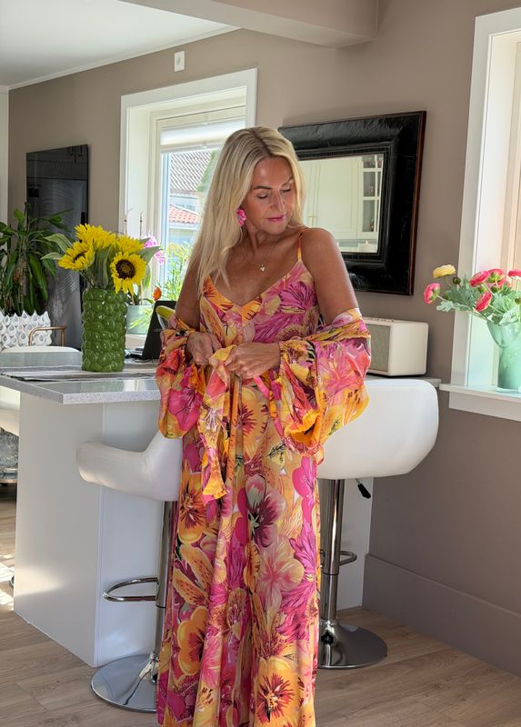 Big Flower Wrap Top Coconut Milk