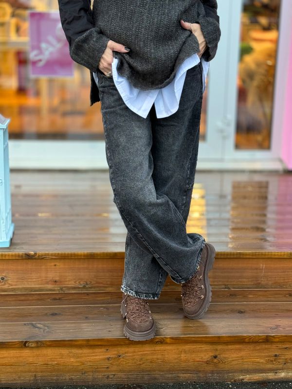 Washed Barrel Jeans