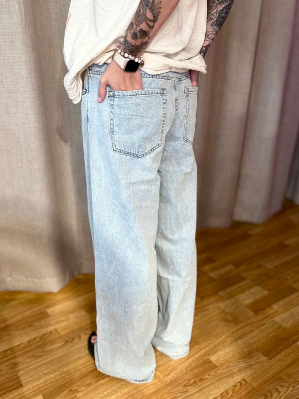 Dana Jeans
