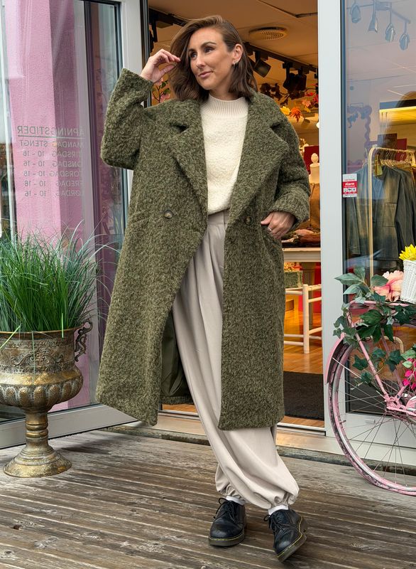 Autumn Coat Reunion